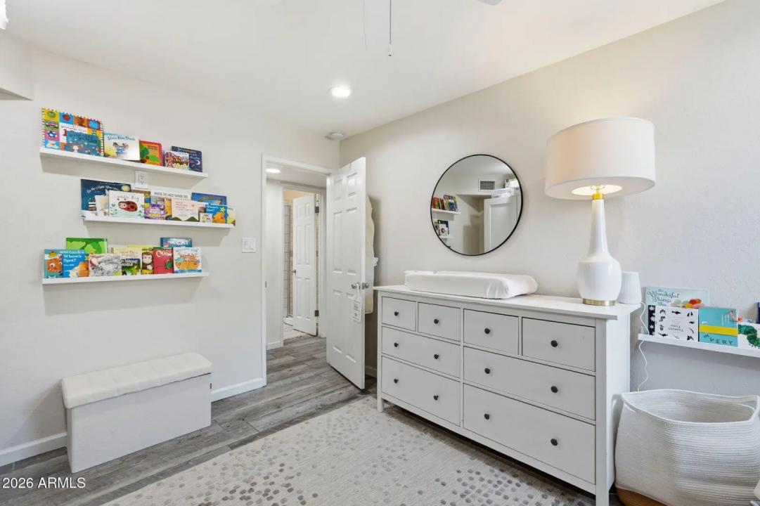 Real Estate Picture 19