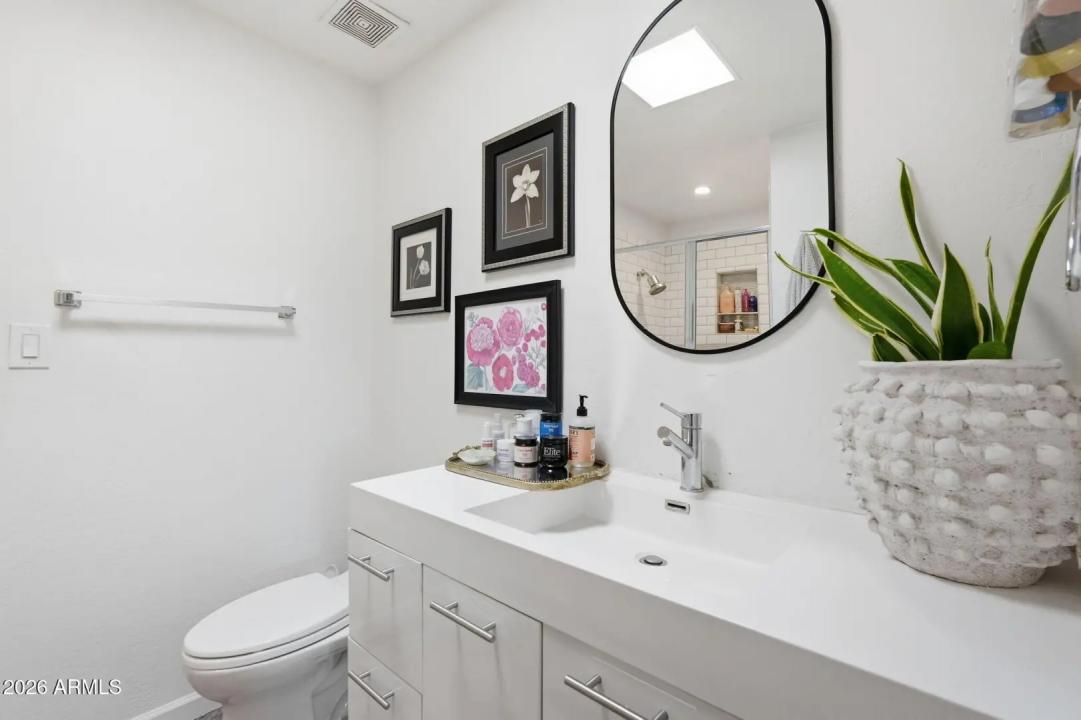 Real Estate Picture 15