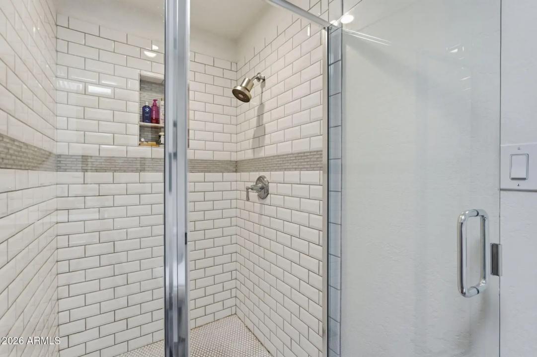 Real Estate Picture 16