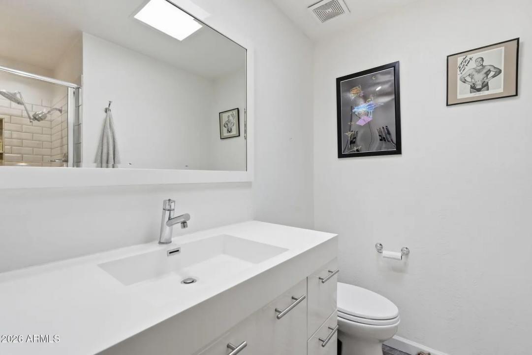 Real Estate Picture 20