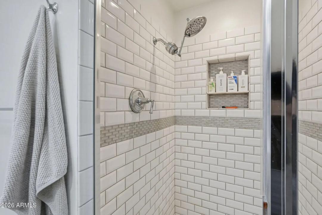 Real Estate Picture 21