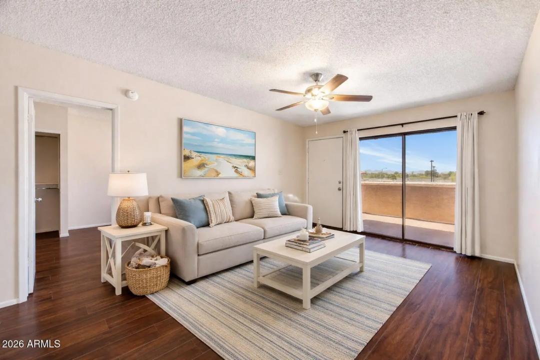 Real Estate Picture 3