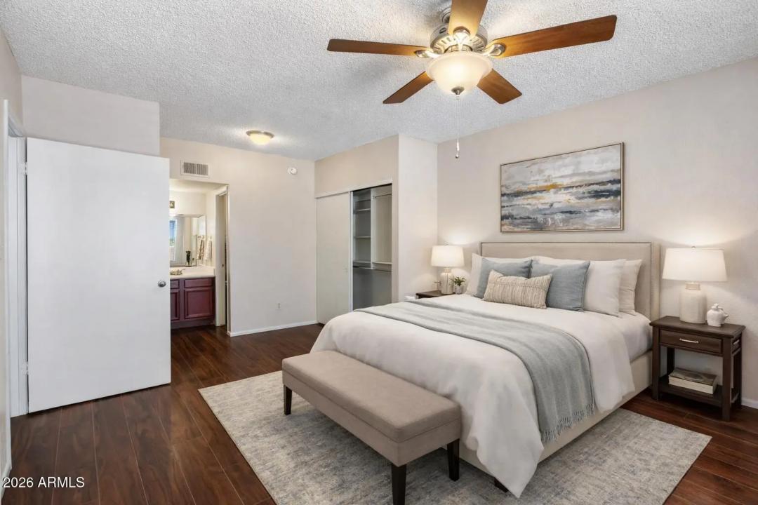 Real Estate Picture 8