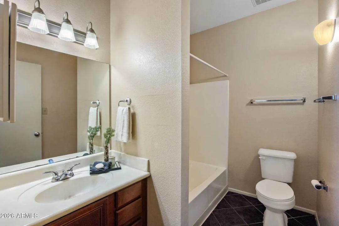 Real Estate Picture 9