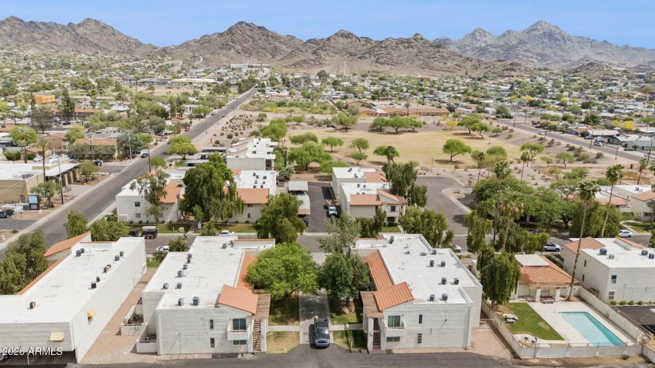 Real Estate Picture 5