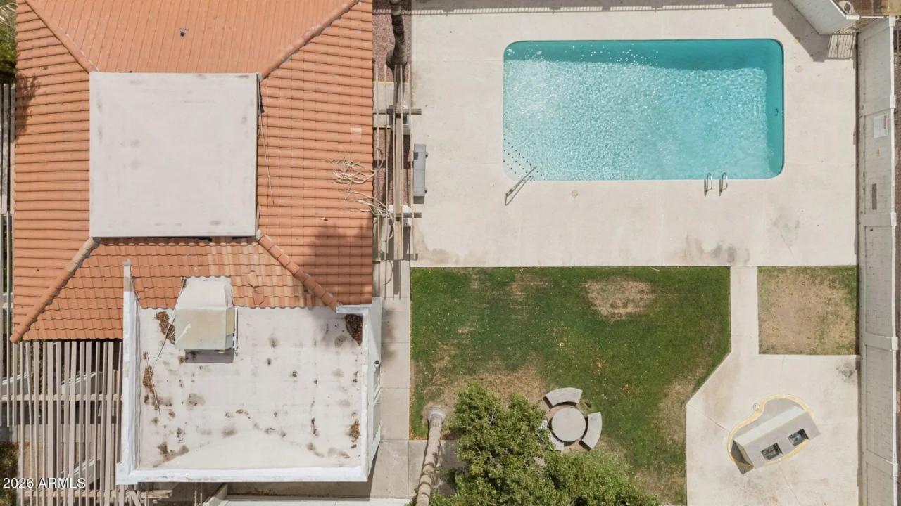 Real Estate Picture 6