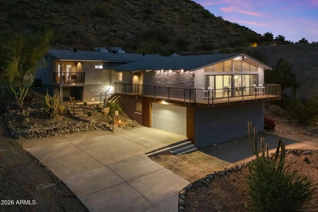 Real Estate Picture 3