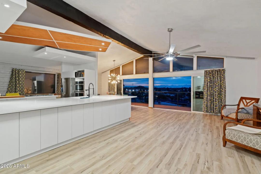 Real Estate Picture 8