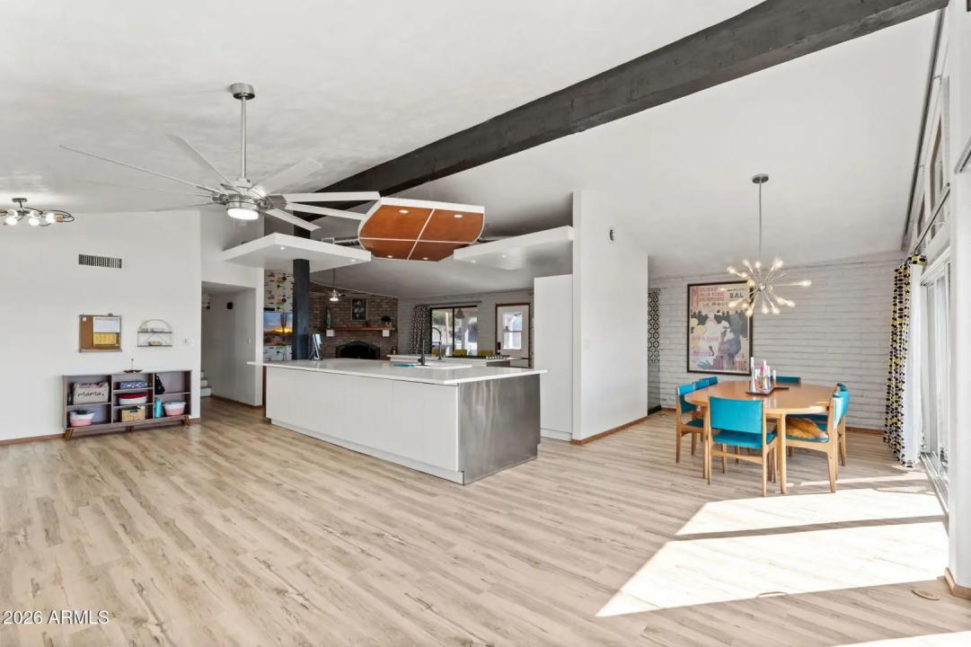 Real Estate Picture 10