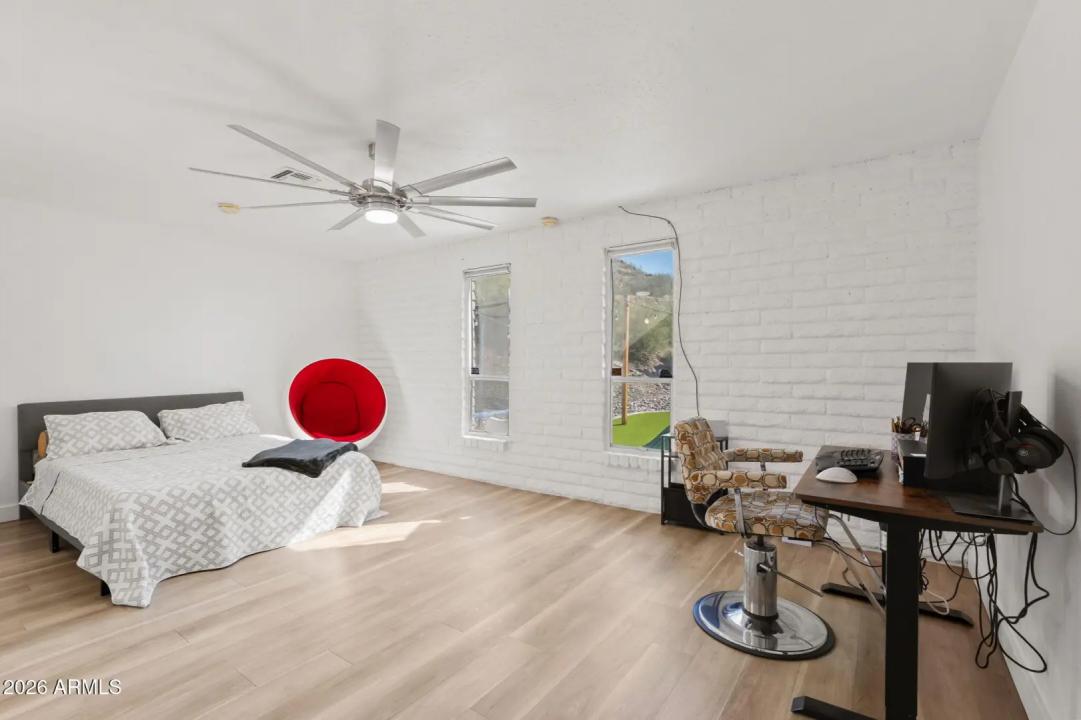 Real Estate Picture 26