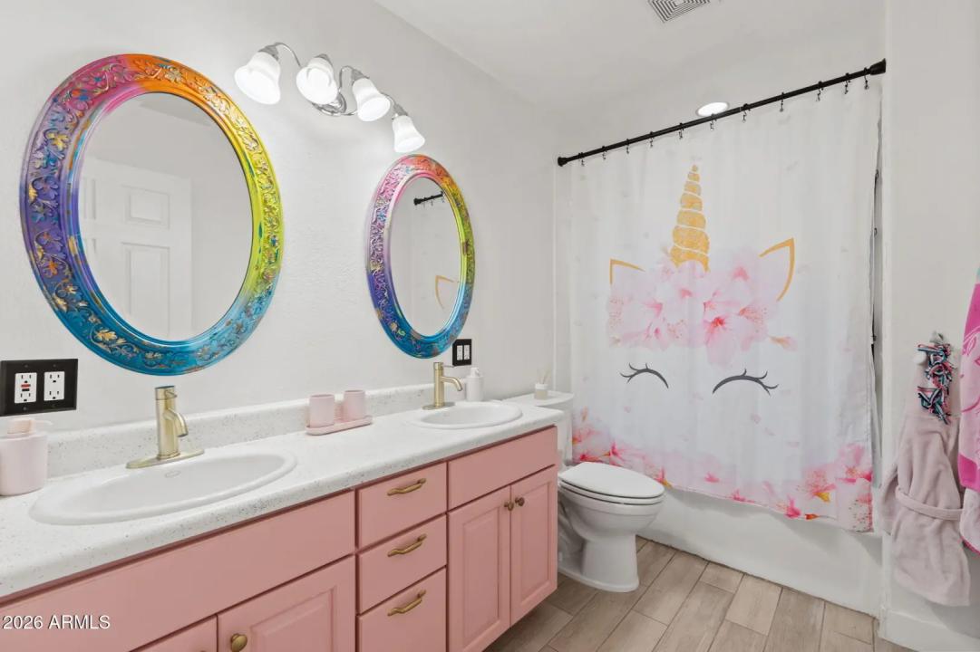 Real Estate Picture 25