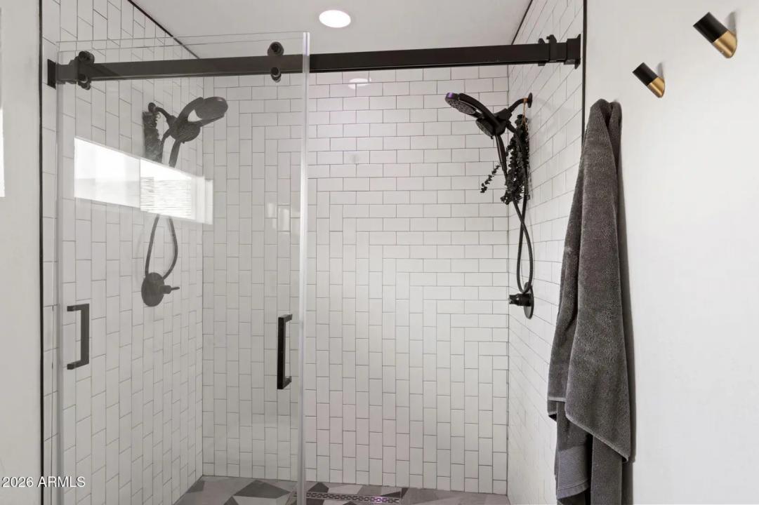 Real Estate Picture 23