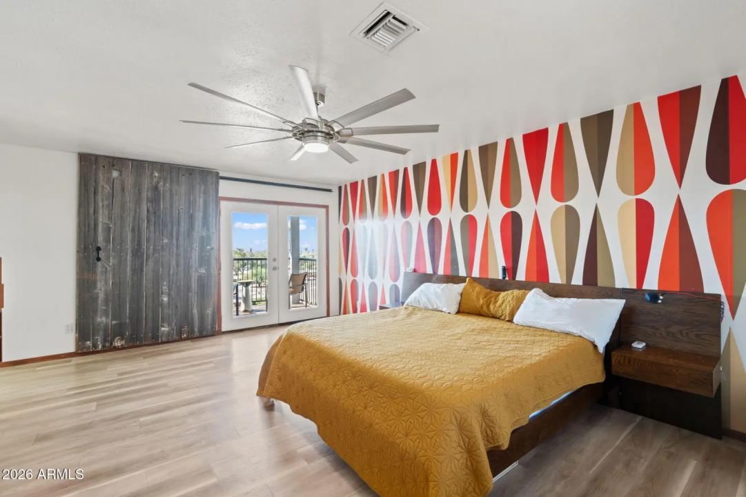 Real Estate Picture 18