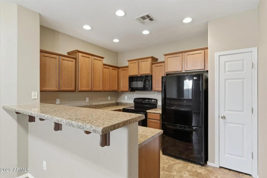 Real Estate Picture 4