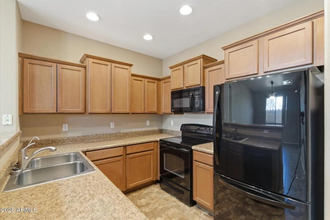 Real Estate Picture 6