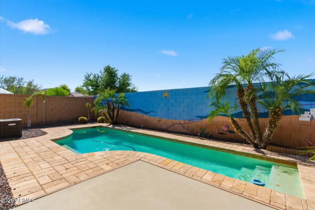 Real Estate Picture 16