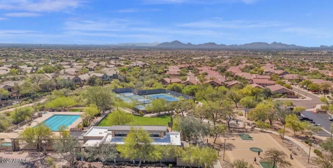 Real Estate Picture 30