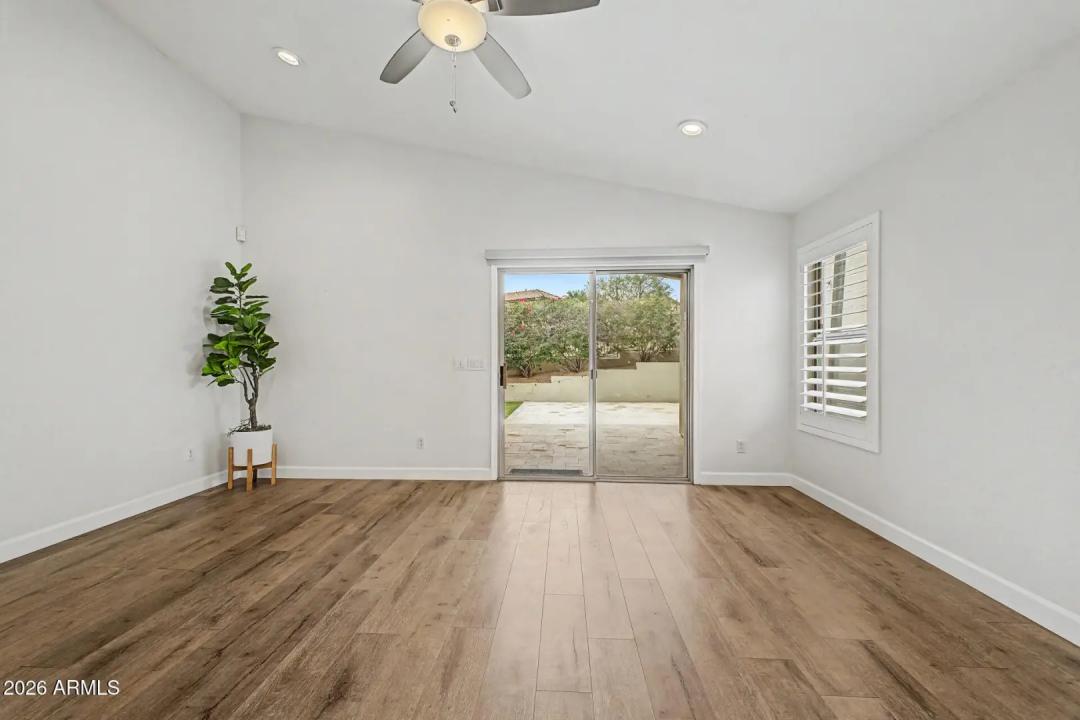 Real Estate Picture 6
