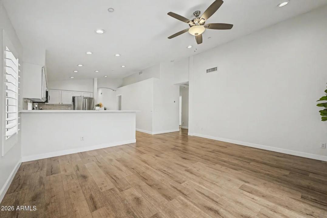 Real Estate Picture 7