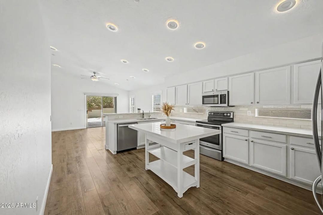 Real Estate Picture 10