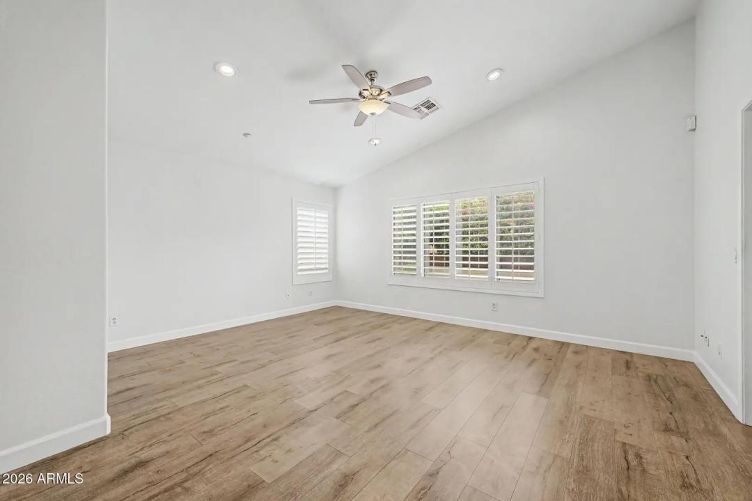 Real Estate Picture 13