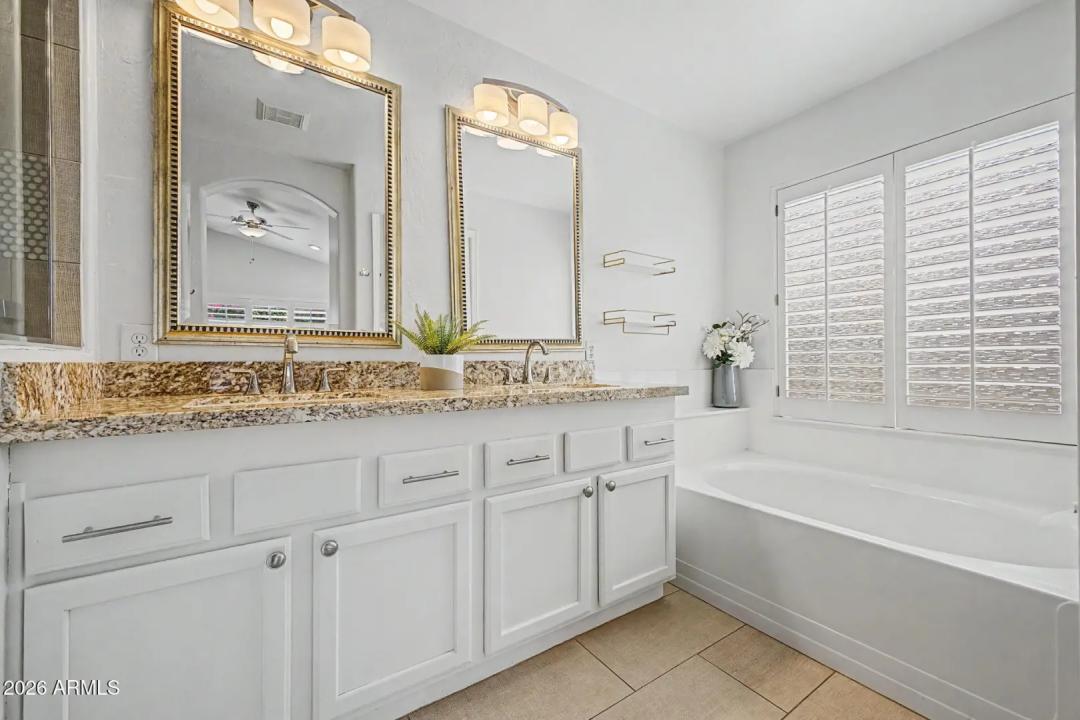 Real Estate Picture 15