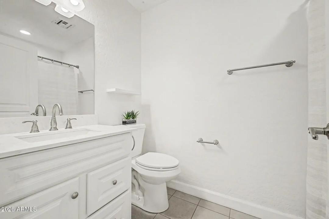 Real Estate Picture 22