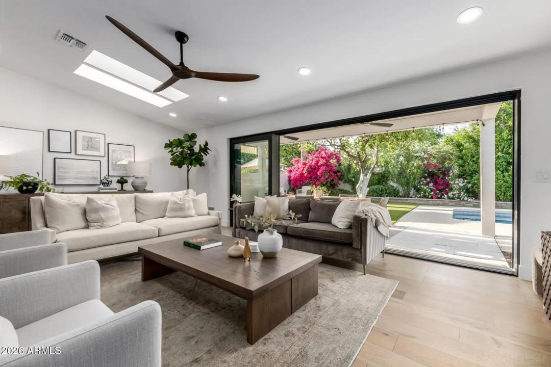 Real Estate Picture 3