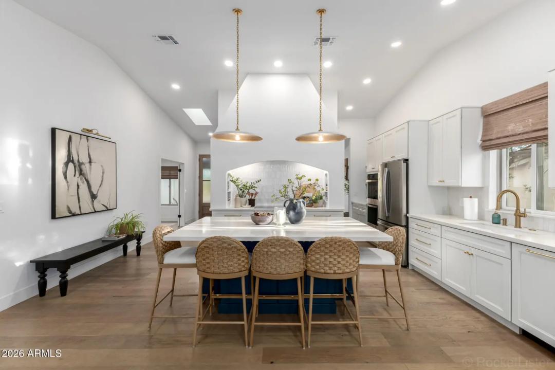 Real Estate Picture 1