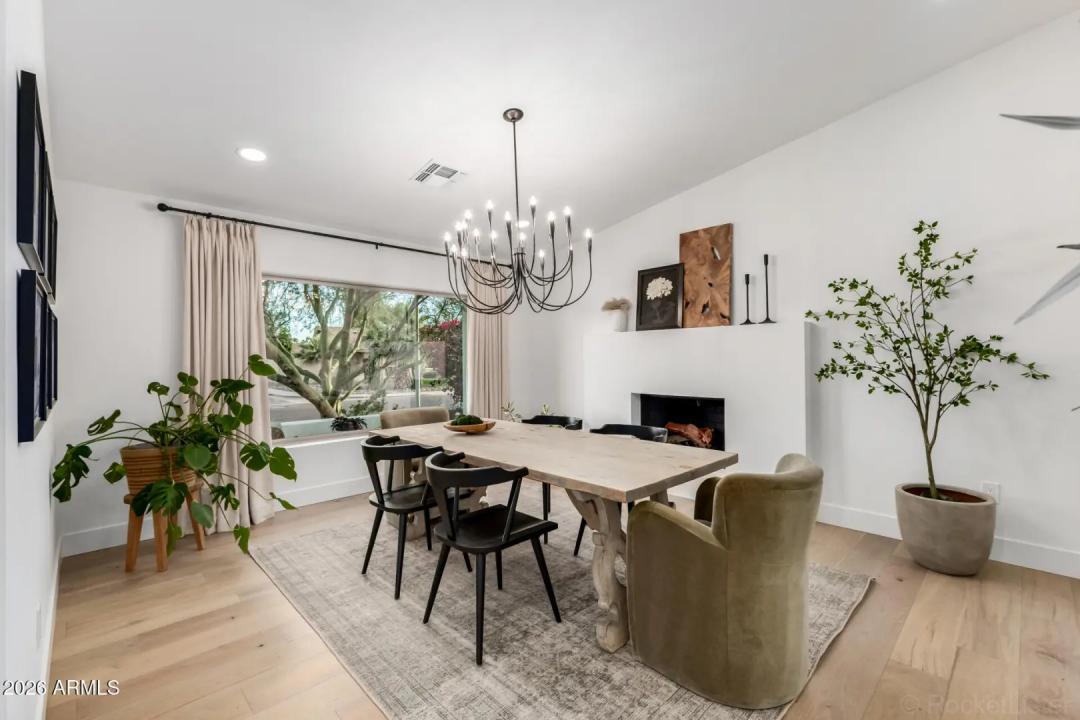 Real Estate Picture 8