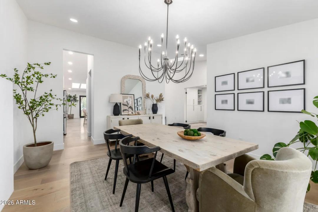 Real Estate Picture 14