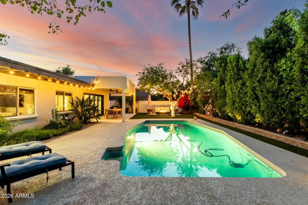 Real Estate Picture 7