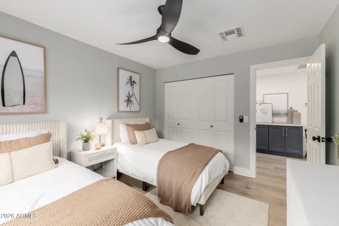 Real Estate Picture 22