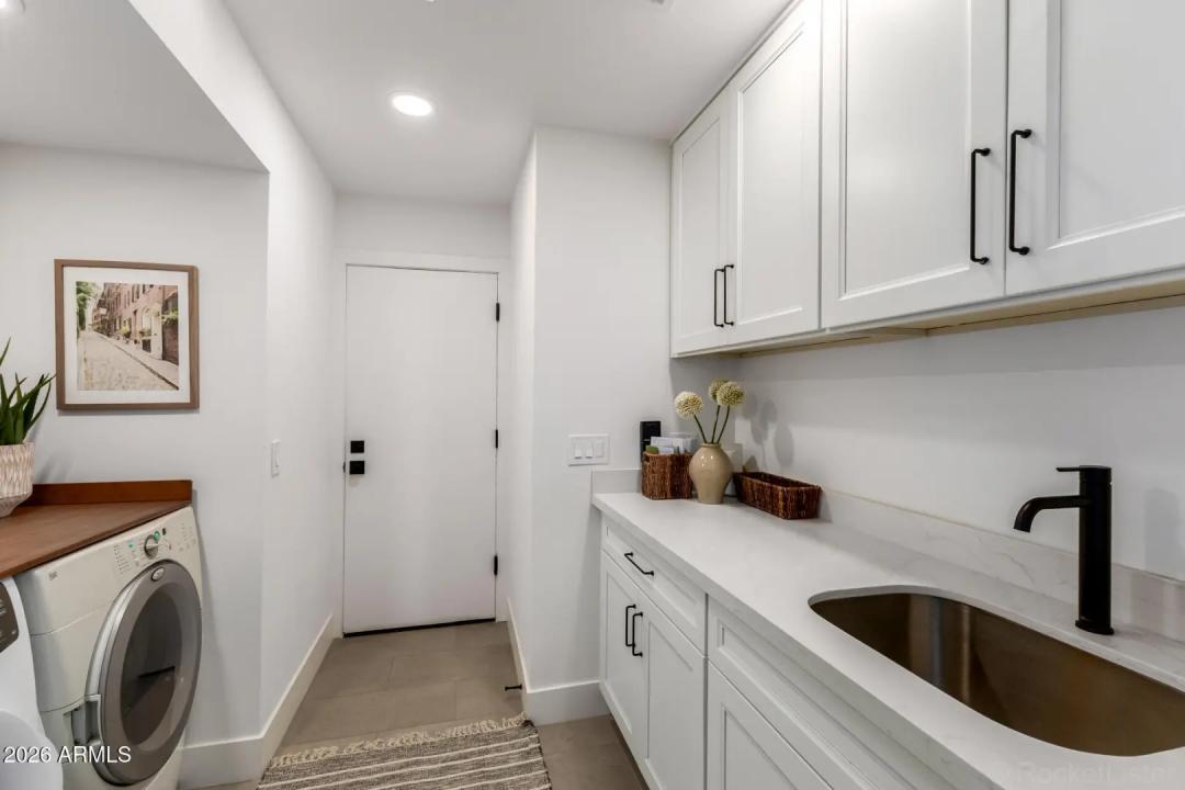 Real Estate Picture 30