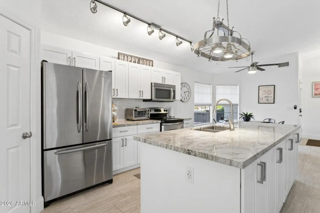 Real Estate Picture 13