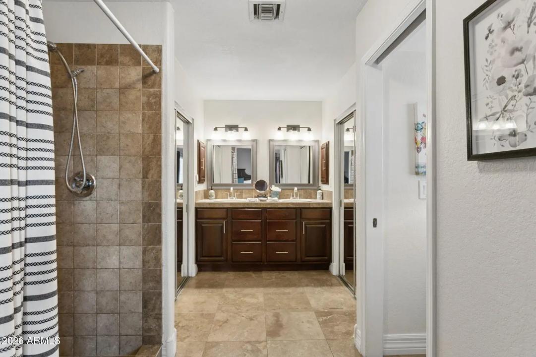 Real Estate Picture 18