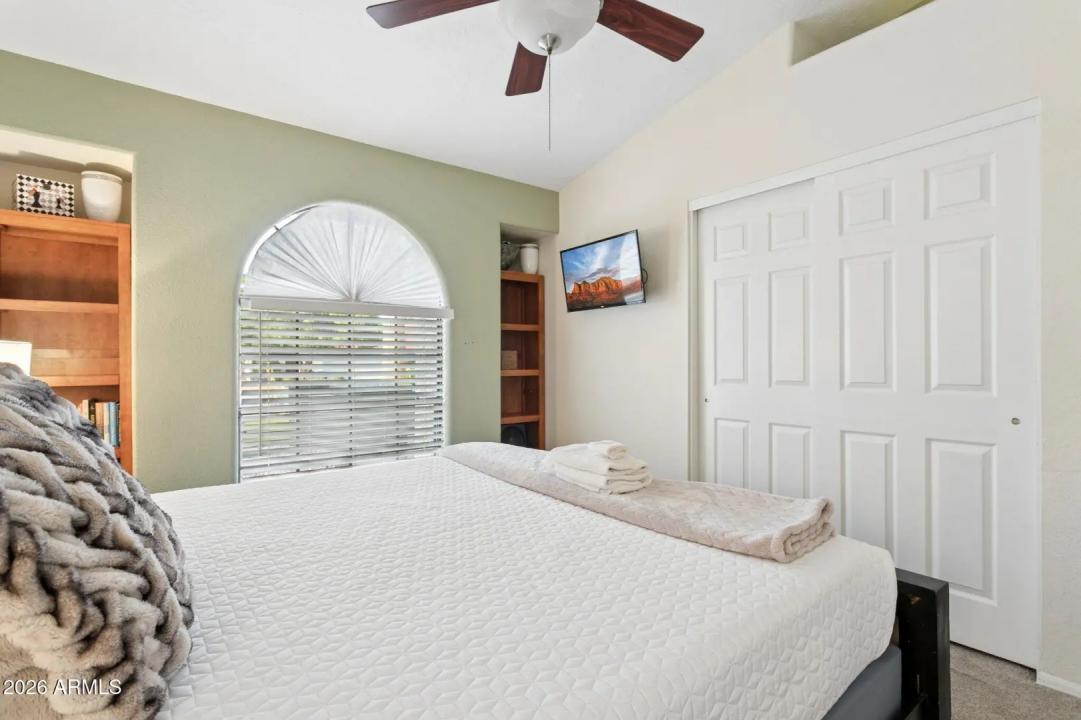 Real Estate Picture 23