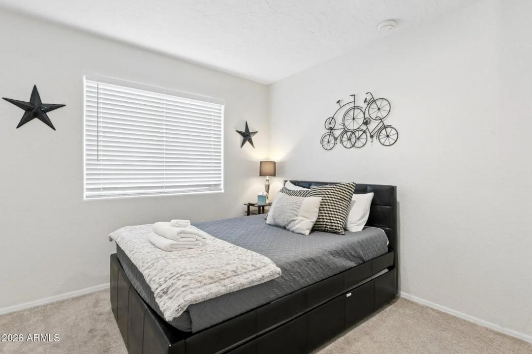 Real Estate Picture 24