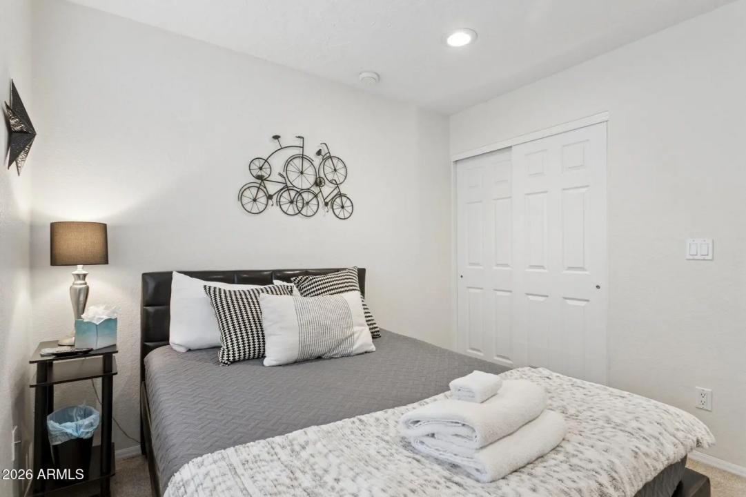 Real Estate Picture 25