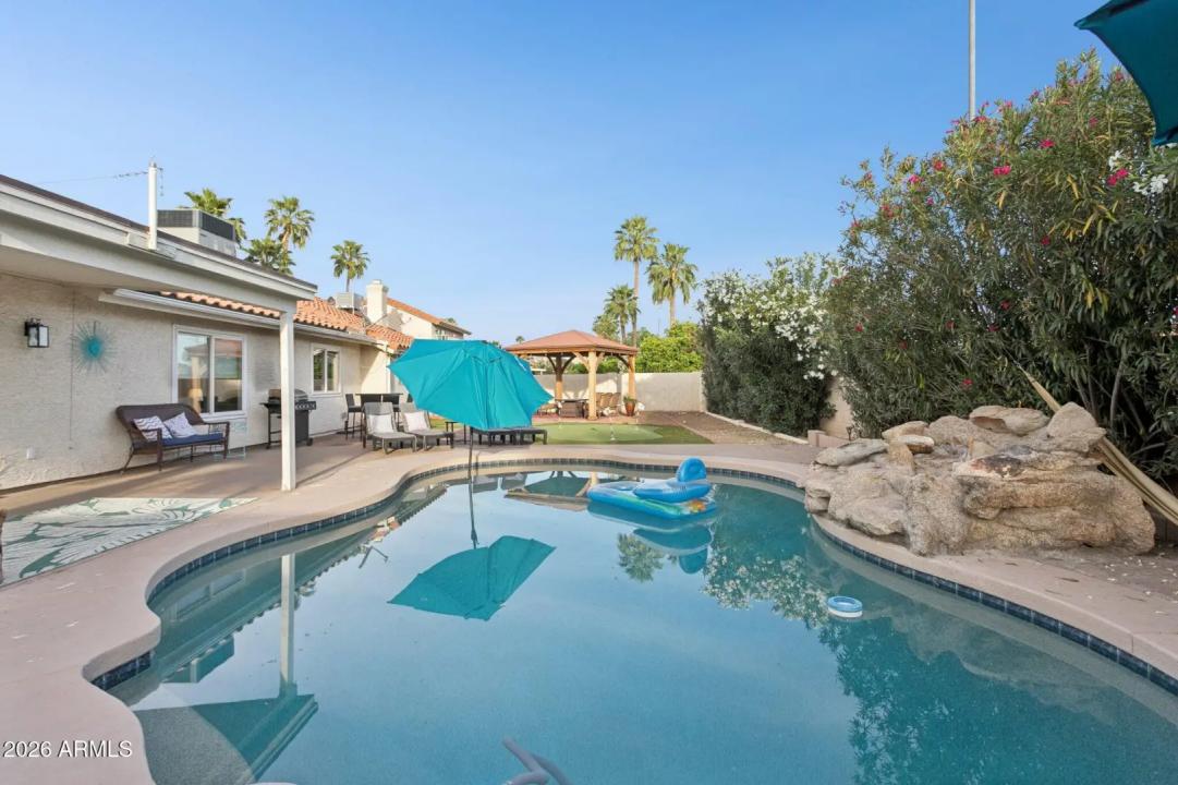 Real Estate Picture 32