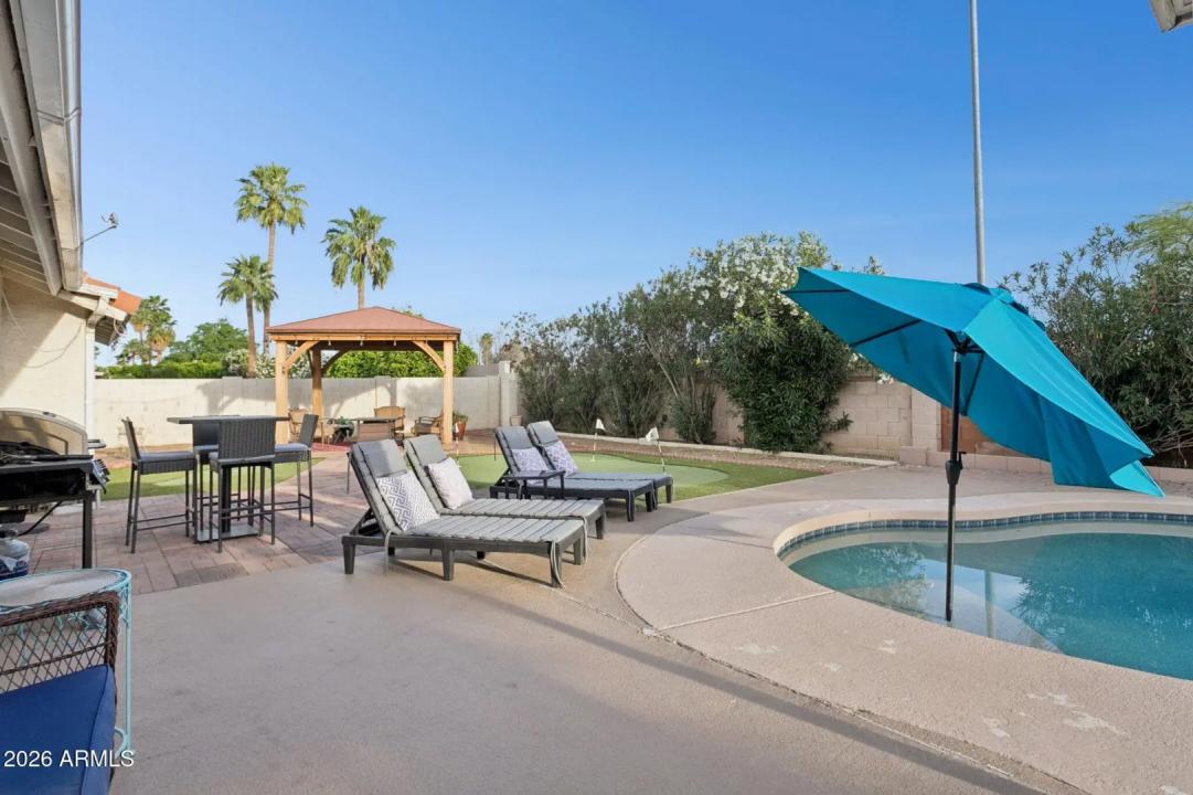 Real Estate Picture 33