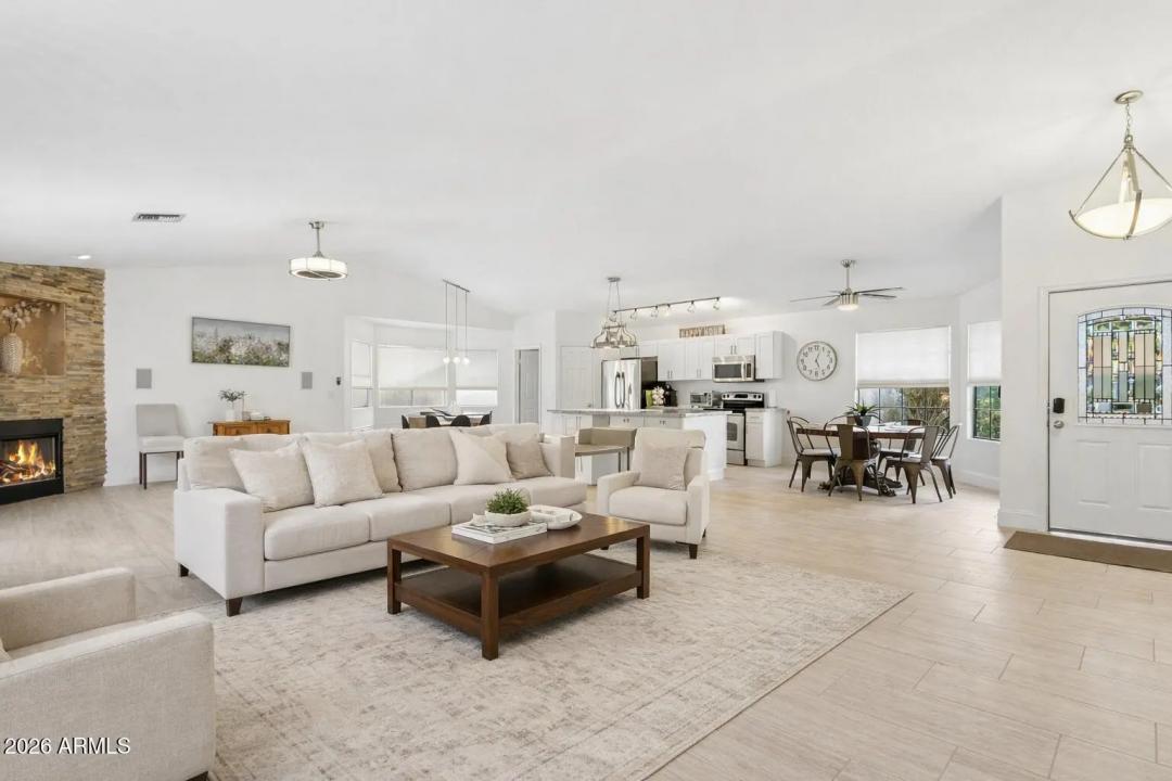 Real Estate Picture 4