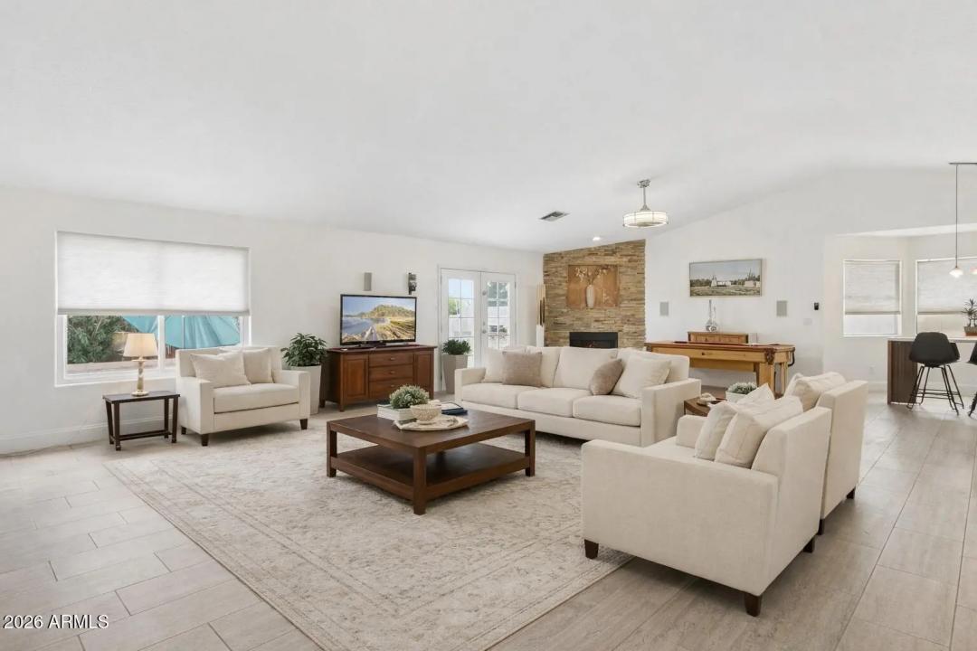 Real Estate Picture 3