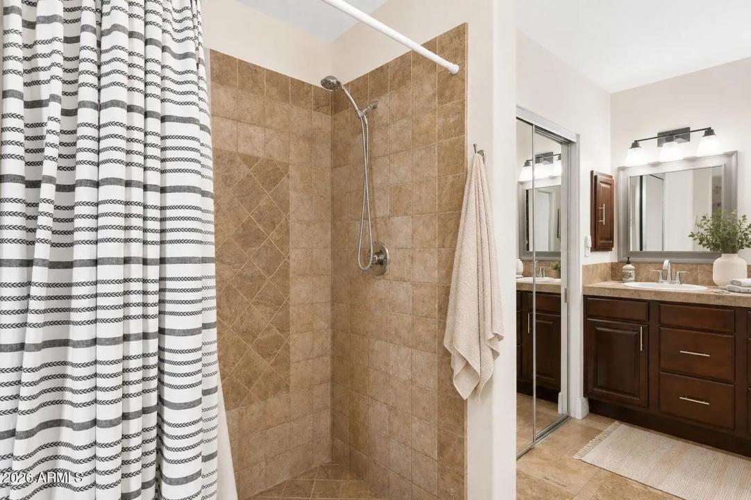 Real Estate Picture 22
