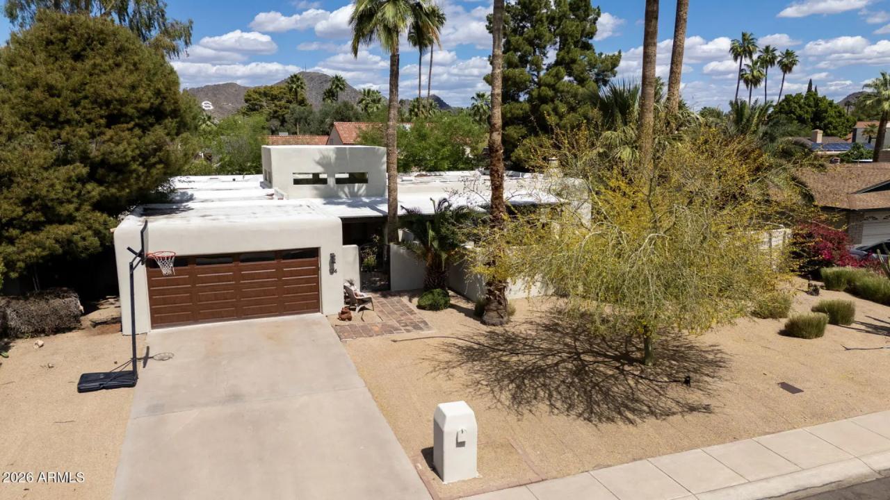 Real Estate Picture 50