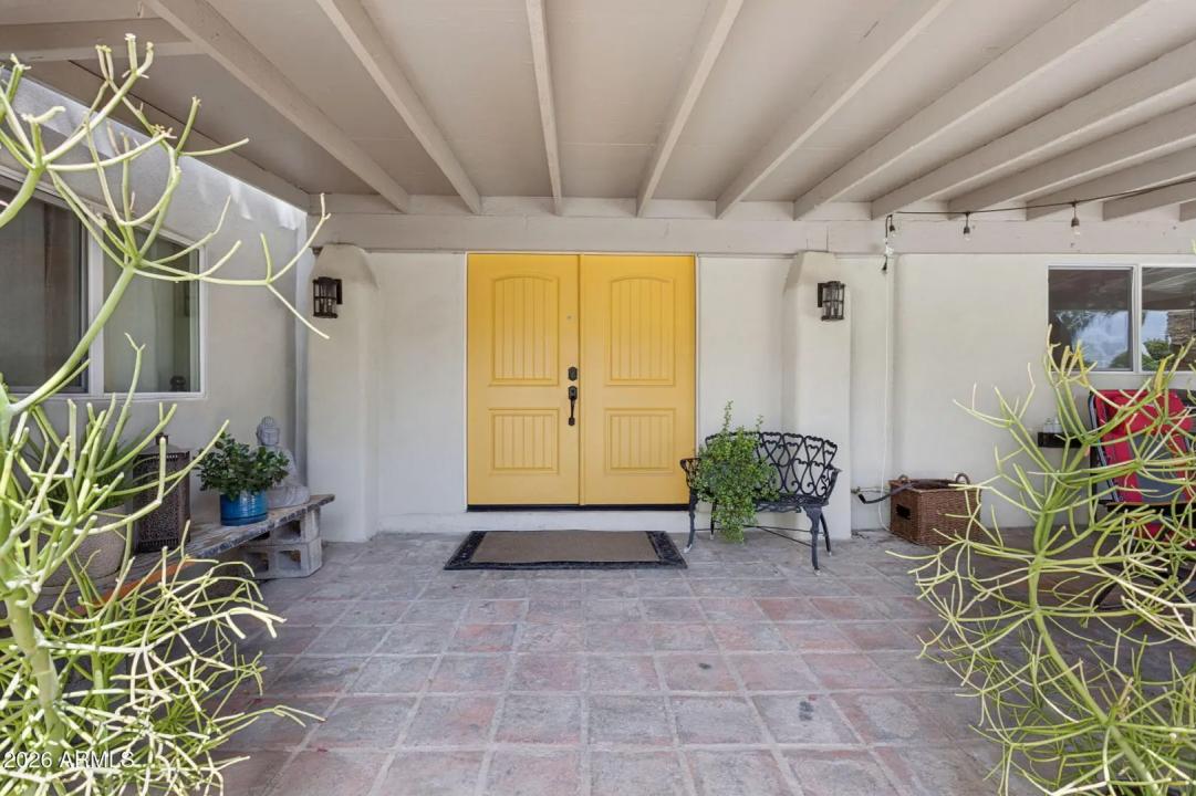 Real Estate Picture 3