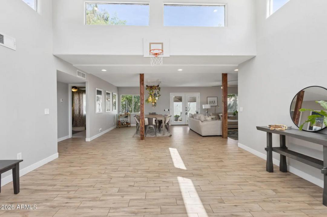 Real Estate Picture 6