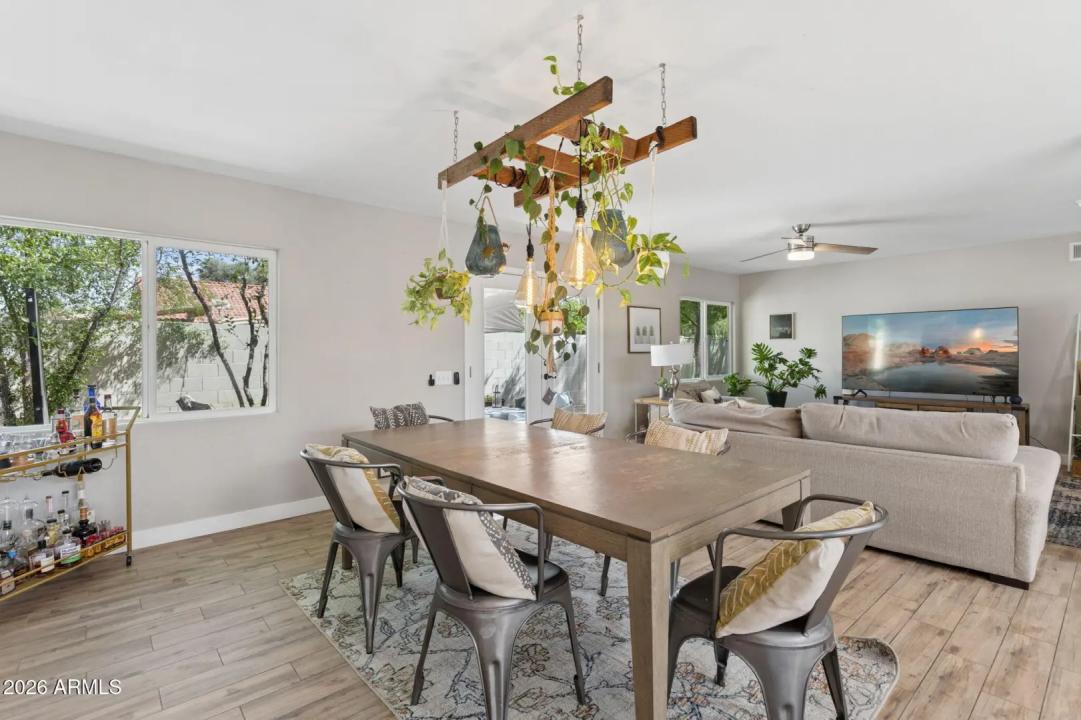 Real Estate Picture 8