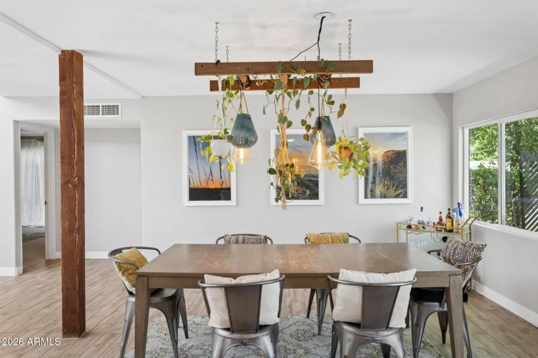 Real Estate Picture 14