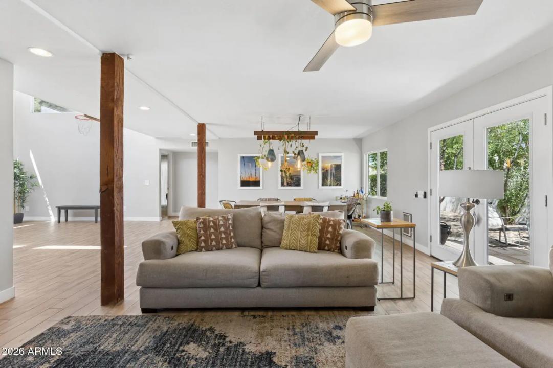 Real Estate Picture 15